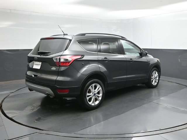 Used 2017 Ford Escape SE w/ Equipment Group 201A FWD image 8