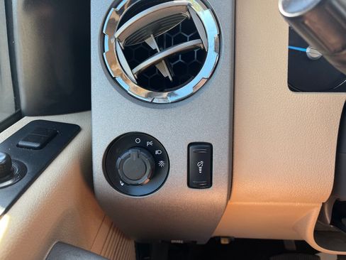 Used 2012 Ford F250 Lariat w/ Lariat Interior Pkg AWD/4WD image 22