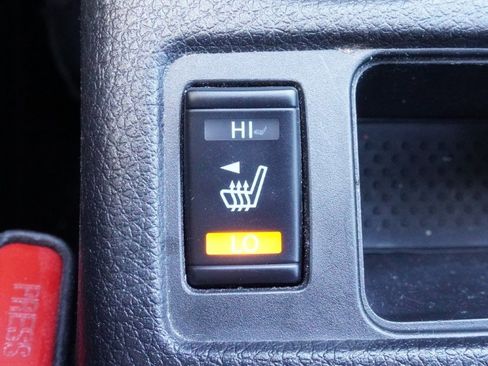 Used 2019 Nissan Rogue SV image 16