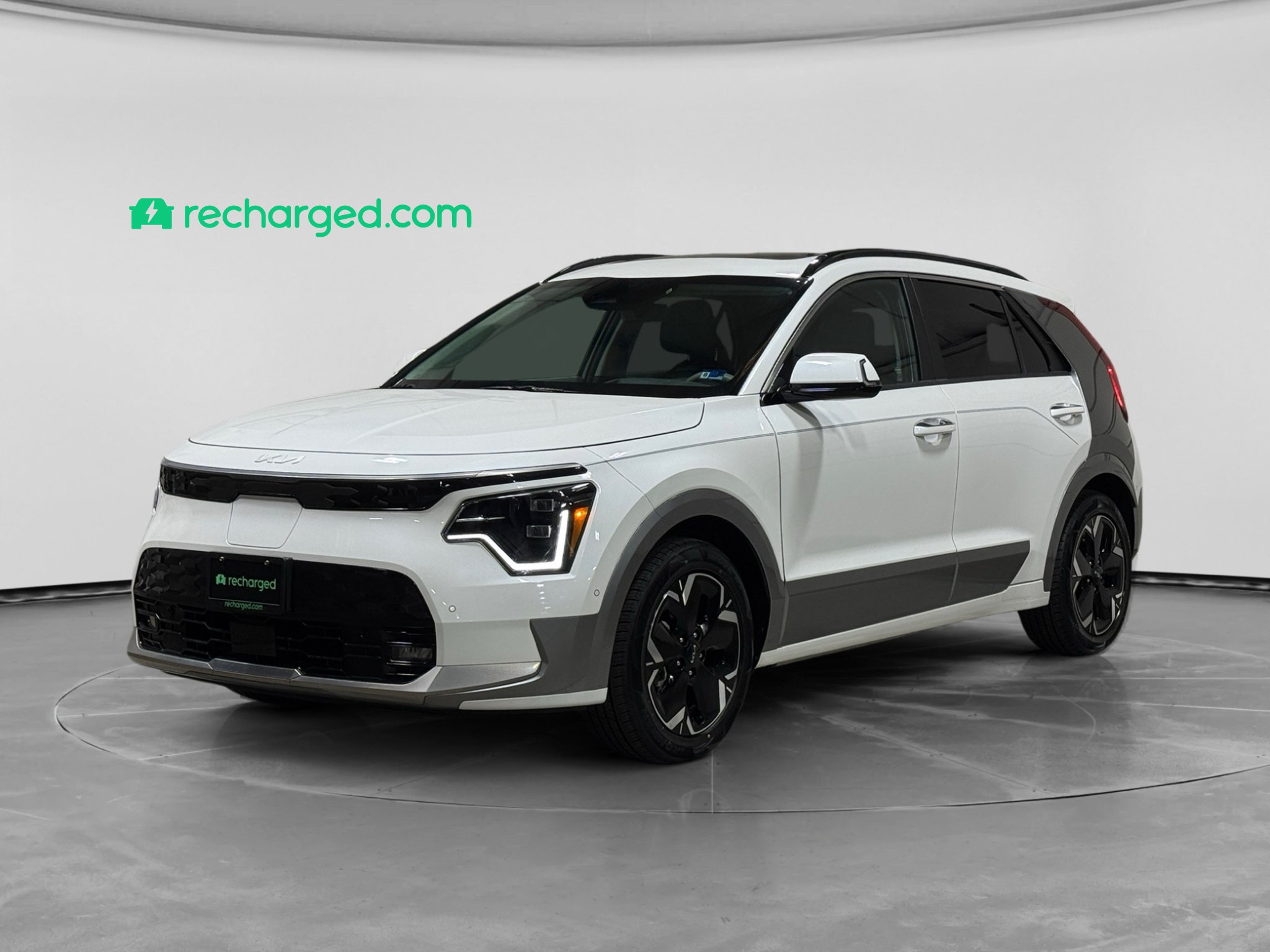 Used 2023 Kia Niro Wave w/ Wave Preserve Package FWD image 1