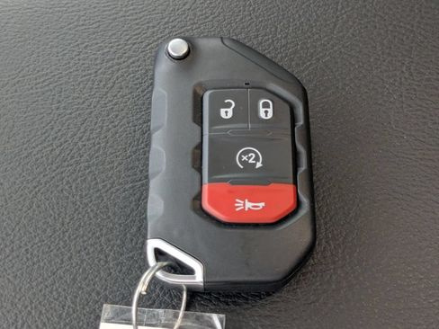 Used 2025 Jeep Wrangler Unlimited Sport AWD/4WD image 31