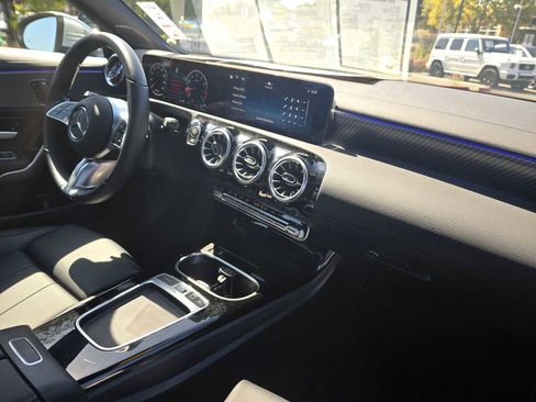 Used 2025 Mercedes-Benz CLA 250 image 12