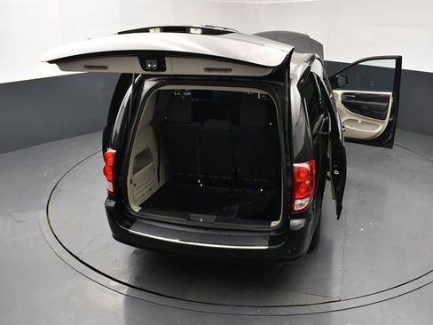 Used 2017 Dodge Grand Caravan SE FWD image 29