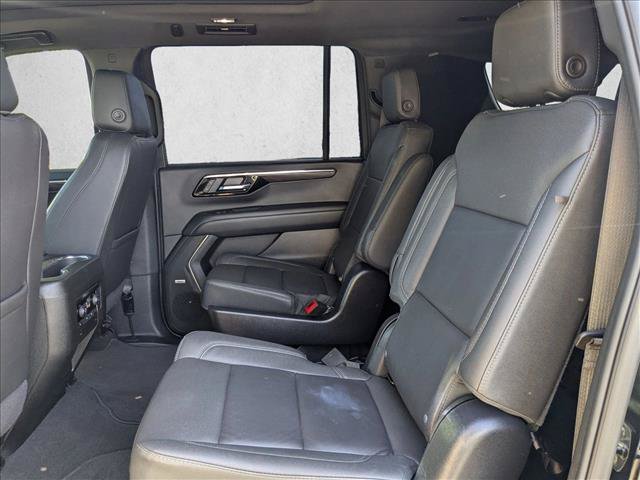 Used 2025 Chevrolet Suburban LT w/ Comfort Package RWD image 14