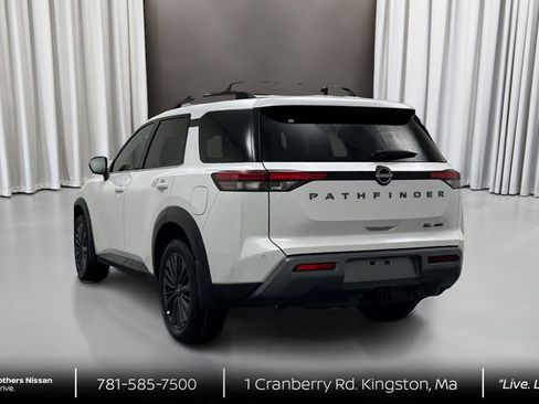 New 2026 Nissan Pathfinder SL w/ SL Premium Package image 7