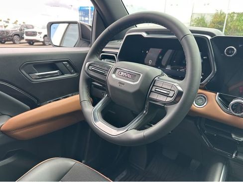New 2026 GMC Canyon AT4 AWD/4WD image 8