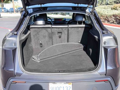 Used 2026 Tesla Model Y 2WD image 33