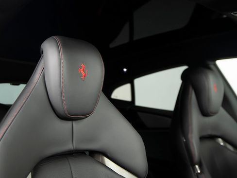 Used 2025 Ferrari Purosangue AWD/4WD image 37
