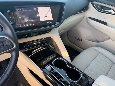 Used 2022 Buick Envision Avenir w/ Technology Package II image 25