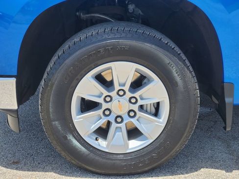 Used 2025 Chevrolet Silverado 1500 LT AWD/4WD image 10