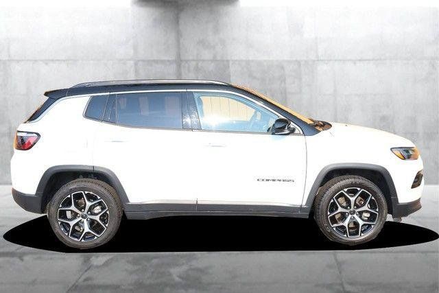 Used 2025 Jeep Compass Limited AWD/4WD image 5