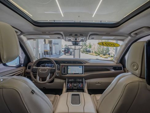 Used 2021 GMC Yukon Denali w/ Denali Premium Package AWD/4WD image 27
