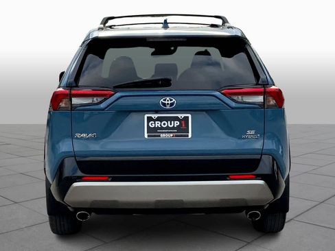 Used 2023 Toyota RAV4 SE w/ Convenience Package image 5