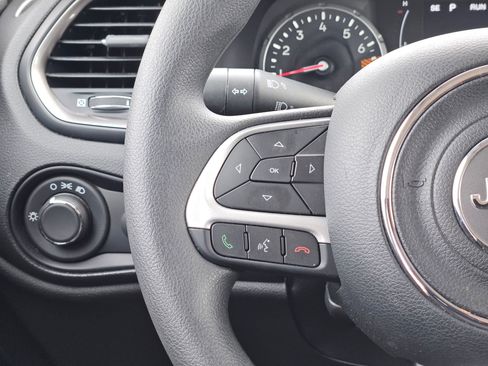 Certified 2023 Jeep Renegade Latitude image 21