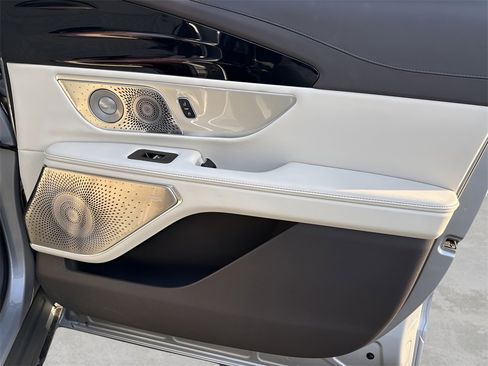 Used 2024 Lincoln Nautilus Black Label w/ Jet Appearance Package (87T) image 11