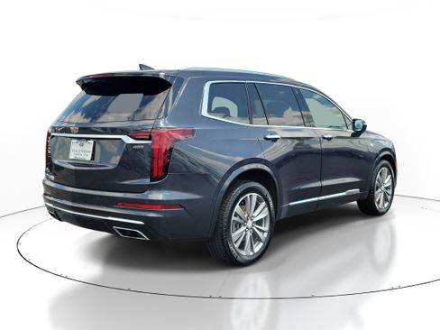 Used 2022 Cadillac XT6 Premium Luxury w/ Technology Package AWD/4WD image 4