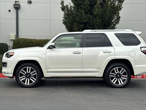 Used 2017 Toyota 4Runner Limited image 8
