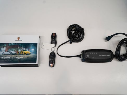 Used 2022 Porsche 718 Cayman GT4 RWD image 34