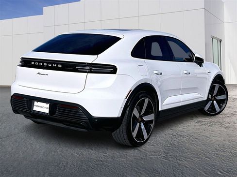 Used 2024 Porsche Macan 4 Electric image 7