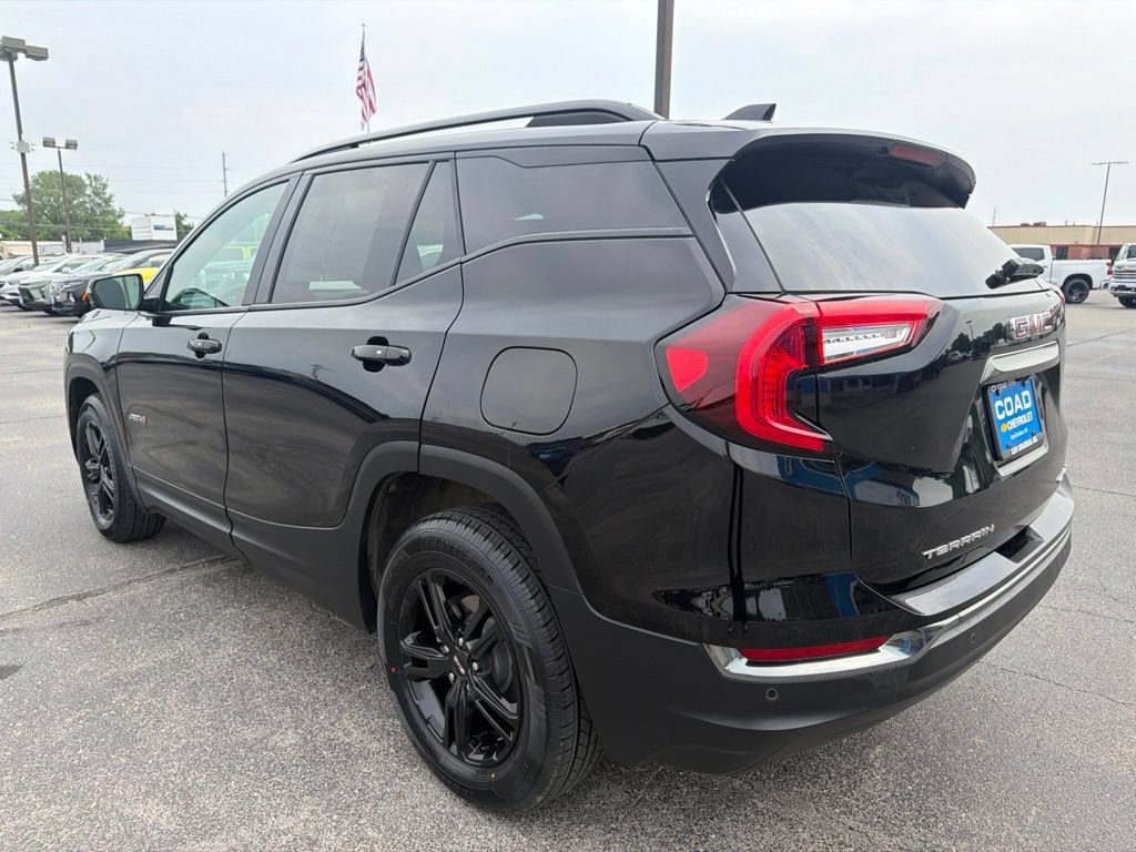 Used 2024 GMC Terrain AT4 AWD/4WD image 5