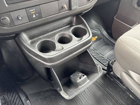 Used 2019 Chevrolet Express 3500 w/ Driver Convenience Package RWD image 19