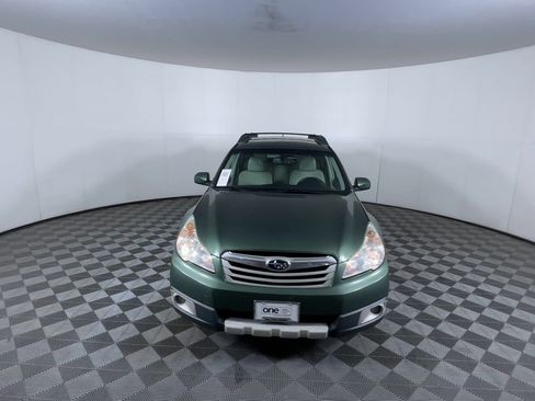 Used 2011 Subaru Outback 3.6R Limited w/ PWR Moonroof Pkg AWD/4WD image 3