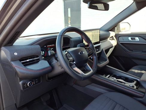 Used 2025 Ford Explorer ST-Line w/ Premium Package image 6