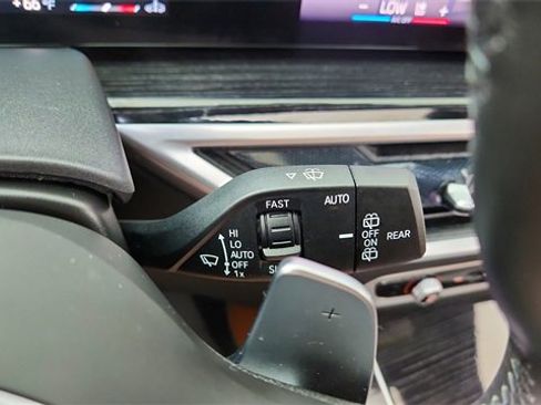 Used 2024 BMW X5 xDrive40i w/ M Sport Package image 43