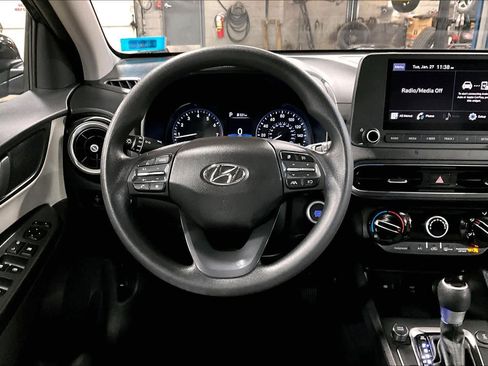 Used 2023 Hyundai Kona SEL image 6