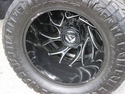 Used 2024 Chevrolet Silverado 3500 High Country w/ High Country Premium Package image 17