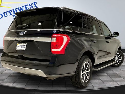 Used 2021 Ford Expedition XLT image 6
