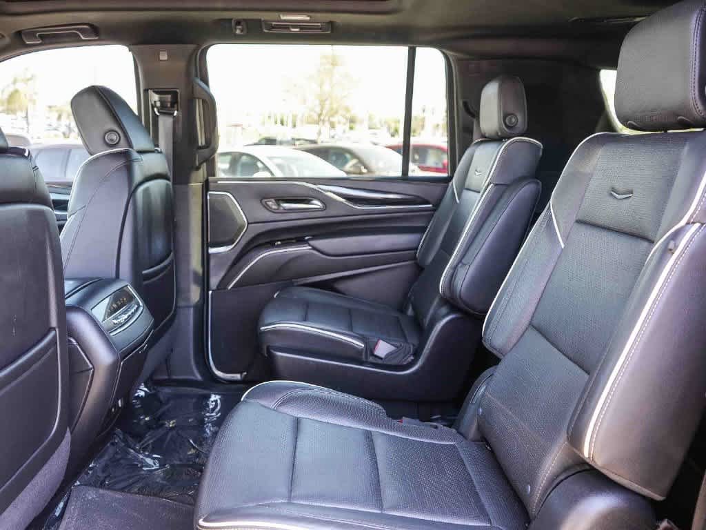 Used 2024 Cadillac Escalade ESV Sport AWD/4WD image 19