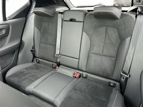 New 2026 Volvo XC40 B5 Ultra w/ Climate Package image 23