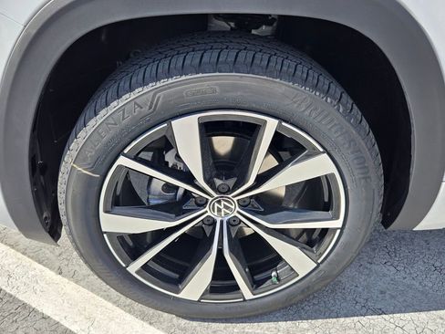 New 2026 Volkswagen Atlas Cross Sport SEL Premium R-Line AWD/4WD image 5