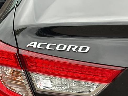 Used 2018 Honda Accord EX-L image 12