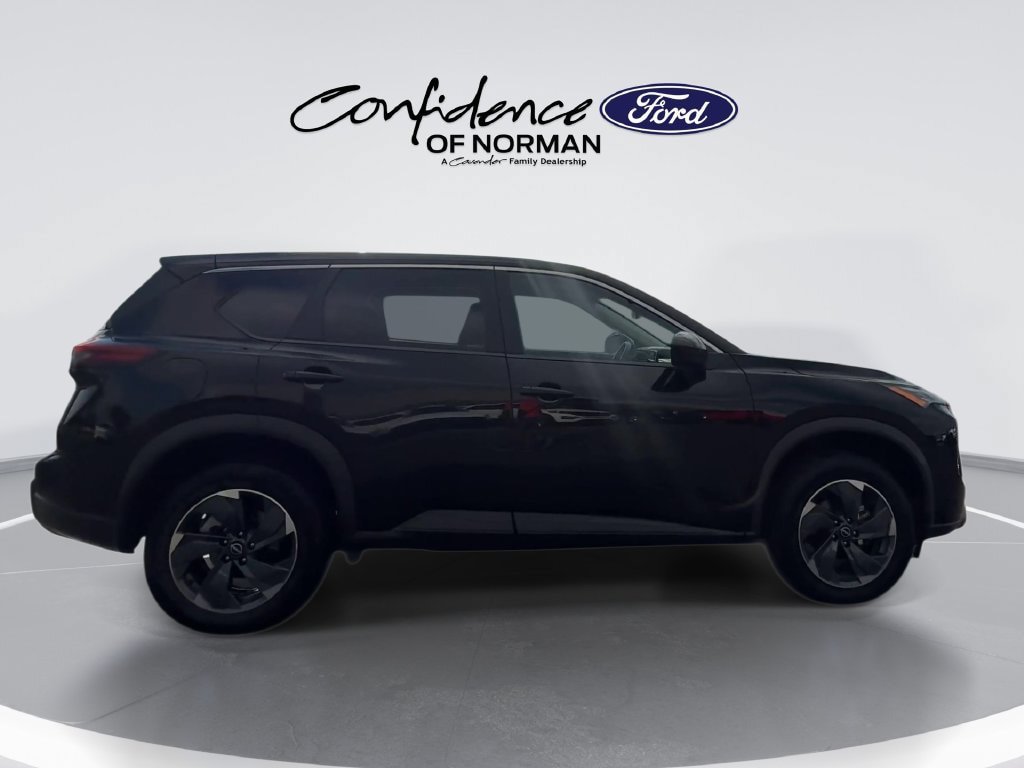 Used 2024 Nissan Rogue SV FWD image 11