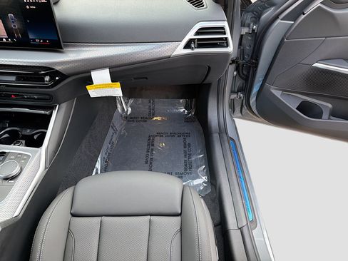 New 2026 BMW 330i Sedan w/ M Sport Package image 18