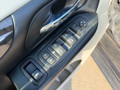 Used 2016 Dodge Grand Caravan SE w/ Quick Order Package 29E SE FWD image 25