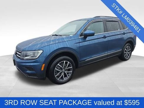 Used 2020 Volkswagen Tiguan SE w/ Panoramic Sunroof Package image 3