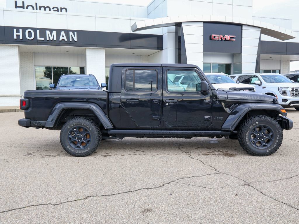Used 2023 Jeep Gladiator Sport AWD/4WD image 2
