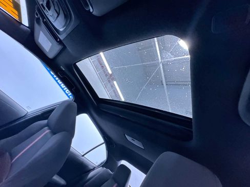 Used 2025 Toyota Corolla SE w/ SE Premium Package image 40