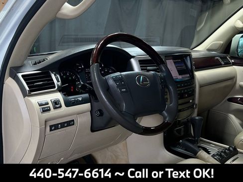 Used 2013 Lexus LX 570 4WD w/ Luxury Pkg image 11