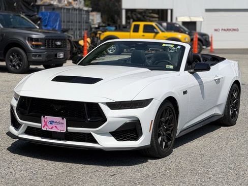 Used 2026 Ford Mustang GT Premium w/ GT Performance Package RWD image 2