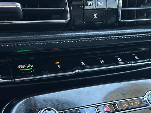 Used 2022 Lincoln Nautilus FWD w/ Premium Package image 21