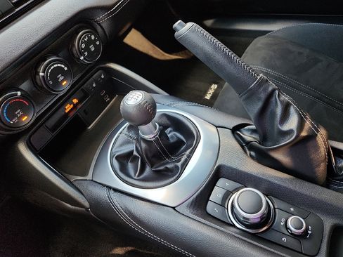 Used 2024 MAZDA MX-5 Miata Club image 20