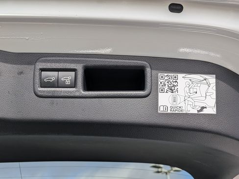 Certified 2024 Toyota Venza XLE AWD/4WD image 22