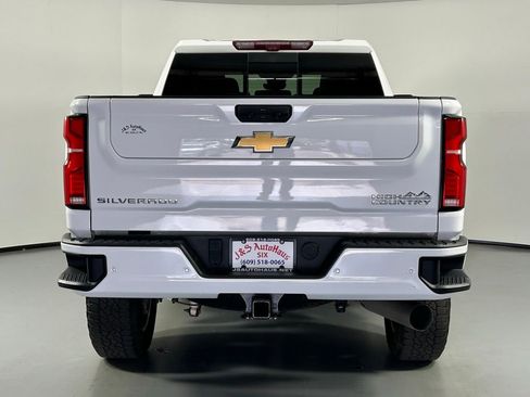 Used 2024 Chevrolet Silverado 3500 High Country w/ Technology Package AWD/4WD image 6