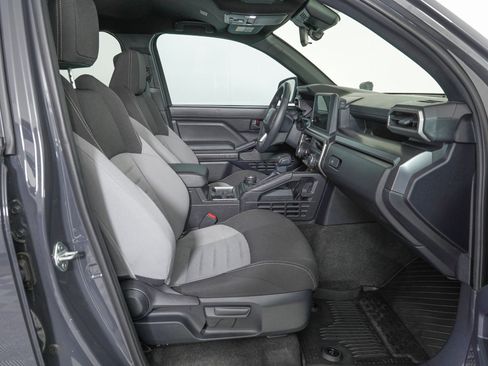 Used 2025 Toyota 4Runner TRD Off-Road image 9