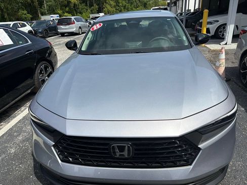 Used 2025 Honda Accord SE image 2