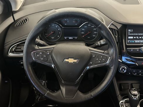 Used 2017 Chevrolet Cruze Premier image 17